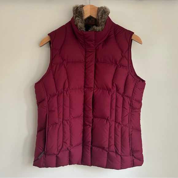 Eddie Bauer Medium Goose Down Faux Fur Trim Burgundy Puffer Vest - Picture 2 of 12